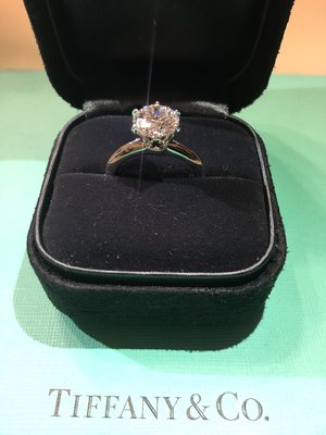 德記珠寶 超漂亮 Tiffany &amp; Co 2克拉 大鑽戒 保證最低價