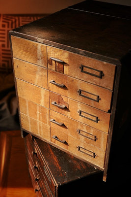 昭和時期古董老木箱收納盒抽屜小柜子兩個，純實木加銅件，兩個都
