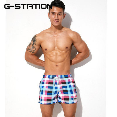 G-station男士運動短褲居家休閑海邊旅行沙灘褲度假游泳褲格子褲~成人遊樂園