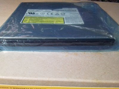 松下 UJ-875A  DVD RW/DVD RAM 吸入式燒錄機 . (筆電用,SATA 介面)
