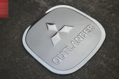 2014年改款後-2022年 OUTLANDER 汽車 不鏽鋼 油箱蓋貼 油箱貼 油箱蓋 油箱飾蓋 油蓋貼 配件 三菱