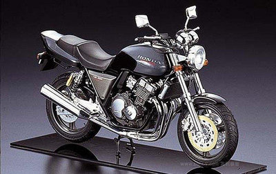 全館免運 √ 青島社拼裝模型 1/12 摩托 Honda CB400 Super Four 04215 可開發票