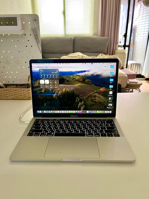 MacBook Pro 13吋/i5 2.3GHz/8GB/256G 生產年期:2019絕版觸控touch bar”版本