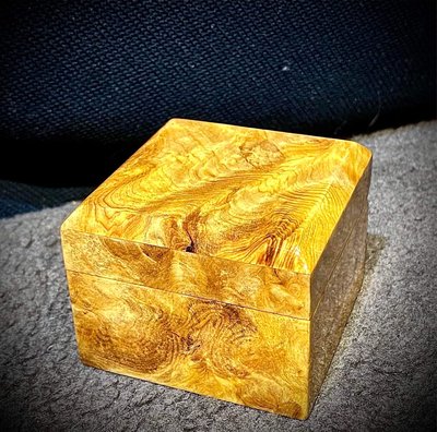 台灣黃檜土豆樹瘤（榴）珠寶盒