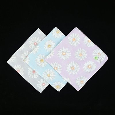 日本製小雛菊棉紗手帕  粉色  灰色  藍色  小花朵  日本手帕  清倉特賣 售完不補【小雜貨】