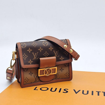 【哈極品】美品《Louis Vuitton LV 雙色字紋 小款 Dauphine達芙妮斜背包/肩背包/二用包》