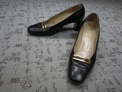 義大利製 Salvatore Ferragamo 金屬LOGO飾真皮粗跟鞋 USA 6.5 D EUR 37 JPN 23.5 CM