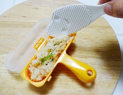 【依依的家】日本製 小久保 搖搖棒型 飯糰壓模