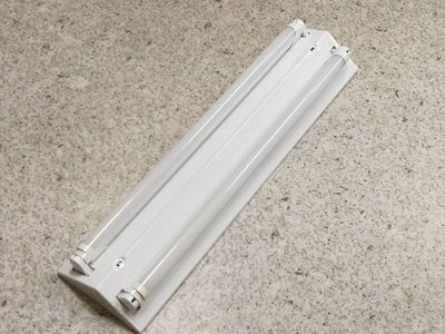 [嬌光照明]山型2尺雙管日光燈座組(含T8 2尺玻璃纖維燈管*2 白光) LED日光燈管熱賣中