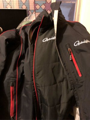 ，Gamakatsu磯釣防雨、防寒兩件式套裝【正品】買來一次都沒穿過