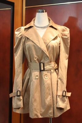【性感貝貝】Pazzo品牌 亮駝色雙排釦軍裝風個性西裝風衣外套, Indivi iRoo G2000 Diffa款