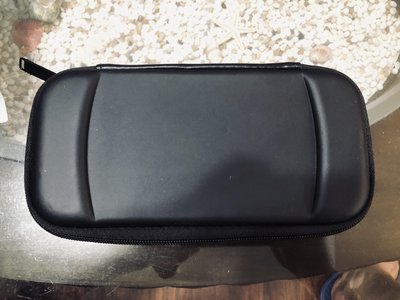 土城可面交Nintendo Switch NS主機收納包(黑色) 便攜包專用任天堂保護包2手9成新送玻璃貼