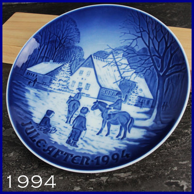 【桑園の】稀有 1994年 丹麥B&G 皇家哥本哈根名瓷 -迪爾公園的一天-  手工彩繪瓷盤 飾皿 年度聖誕盤 T 5390