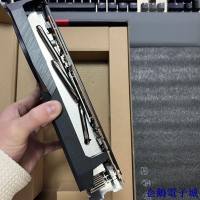 企鵝電子城【】9新 華碩6600XT雪豹 原盒原碼