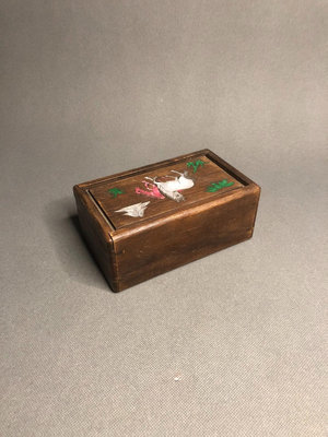 嵌螺鈿花梨木帶機關鎖木盒，木盒做工精細，皮殼老辣，品相完美，