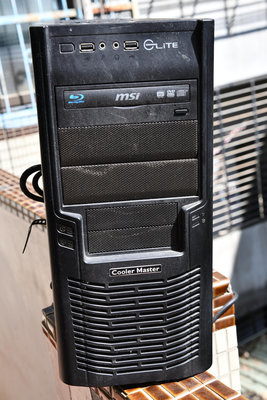 Core i5 直立式電腦、硬碟6T、顯示卡AUSU GTX560 Ti、光碟機MSI藍光12燒錄器、主機板:P8Z77U 一元起標拍賣