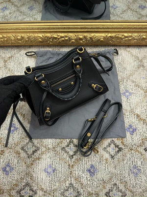 【預購】BALENCIAGA 巴黎世家 黑色金扣迷你機車包 Neo classic mini 斜背包 側背包 手提包 肩背包 手拿包