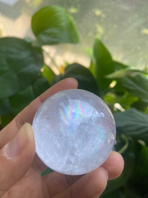 白冰洲石球，也叫方解石球，內部爆彩虹，晶體通透，陽光下更漂亮 水晶 標本 擺件【紫竹齋】162