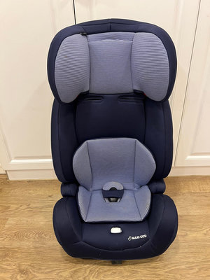 Maxi-Cosi Aura 兒童成長型汽車座椅 (9成新 二手出售)