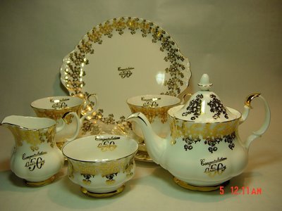 英國 Royal Albert  50周年金玫瑰紀念款茶具十件組