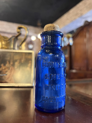 美國古董化學藥劑凸字藍色厚玻璃瓶 #323071