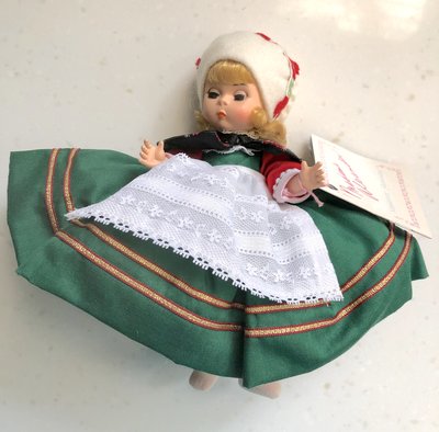 Madame Alexander 8" International Doll【丹麥 Denmark】陶瓷娃娃 洋娃娃