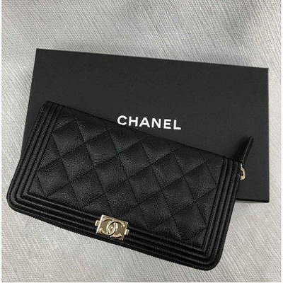Chanel A80815 Boy系列 zip wallet黑色荔枝紋拉鍊長夾 金LOGO 牛皮/羊皮 12卡
