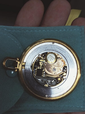 OMEGA罕見金色石英懷錶，直徑5公分，1342原裝機芯