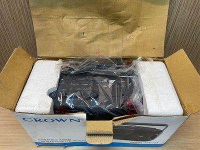 CROWN 手提收錄音機PW-123 （能過電無法使用有瑕疵）卡式錄音帶機 拍戲道具 造型擺飾 零件機（請看功能敘述）