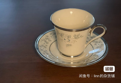 美國 lenox 咖啡杯。🌸銀邊象牙白中古咖啡杯，藍白色小花非常雅致。 🌸容量約160ml。