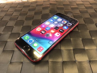 奇機通訊(楠梓店)-二手9成新 IPHONE8 256G 紅色 功能正常 支援無線充電 指紋辨識