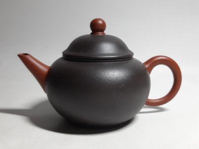 中國宜興紫砂壺～雙色水平標準壺/原礦黑金剛+紅泥/小品 兩種容量可選