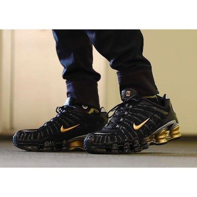 （土豆）Neymar Jr x Nike Shox TL 黑金 內馬爾 聯名 彈簧跑步鞋 籃球跑步鞋 BV1388-001 男跑步鞋