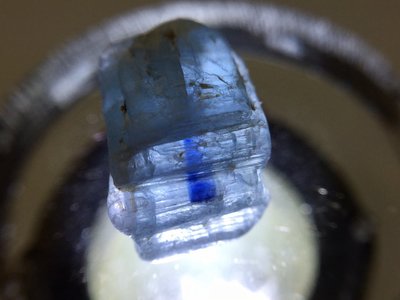 【Texture & Nobleness 低調與奢華】精品礦區 原礦 標本 - 雙色藍晶石 - 2.12克