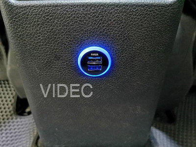 巨城汽車 NISSAN SENTRA 實車安裝 後座 USB 增設 充電 含 LED 燈
