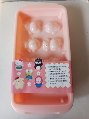 日本 1998年 三麗鷗明星造型製冰盒 Hello Kitty 布丁狗 酷企鵝 淘氣猴 大眼蛙 冰塊盒 冰塊模型 大耳狗 卡通造型 附蓋製冰盒