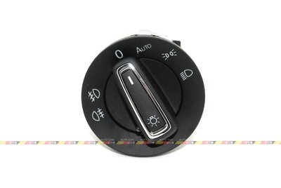 (VAG小賴汽車)Golf Sportsvan New Touran 改裝 自動 大燈 開關 感應模組 套件 全新