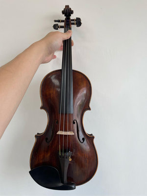 87號 ［舒音進口提琴］仿歐洲古董純手工4/4小提琴，音質細膩，孔內有郭貞簽名2005年營口製 市價4萬