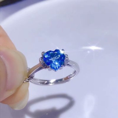 【托帕石戒指】天然瑞士藍托帕石戒指 晶體全淨 火彩爆閃 湛藍心型寶石 美呆了