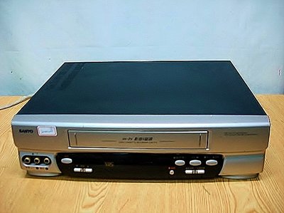 @【小劉2手家電】SANYO 6磁頭VHS錄放影機,VHR-575型 ,故障機也可修理!