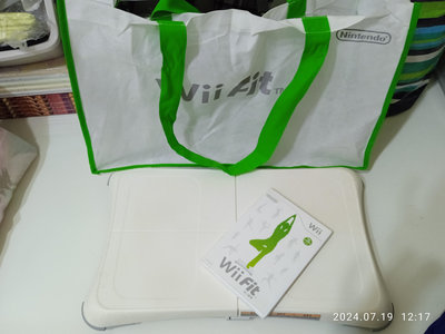 任天堂 wii fit 二手塑身 平衡器 組合套裝(含光碟)