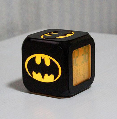 爆款超級英雄蝙蝠俠創意3d立體小鬧鐘led小夜燈電子鐘床頭鍾