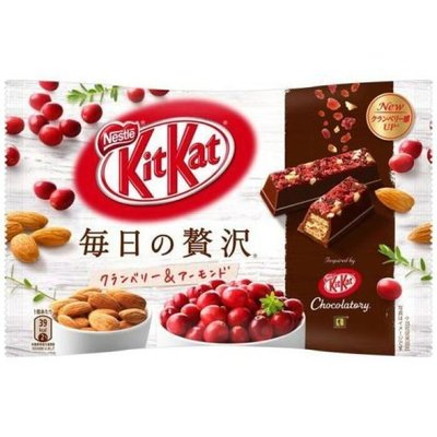 Mei 小舖☼預購商品！日本 Kitkat 毎日の贅沢 杏仁莓果 巧克力 約109g