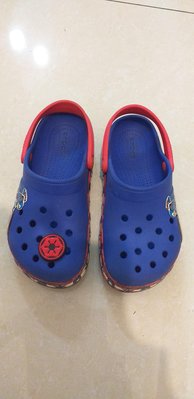 crocs美國隊長藍色涼鞋