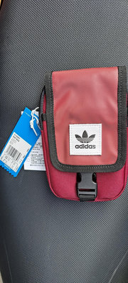 Adidas 輕巧多夾層 小側腰包 (黑/紅) DU6795 全新公司貨