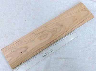 檜木木板(19)~~長約41.9CM~~兩邊較薄~~家具零件