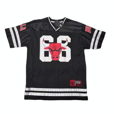 Cover Taiwan 官方直營 NBA 芝加哥公牛隊 嘻哈 Jordan 美式足球 橄欖球衣 黑色 大尺碼 (預購)