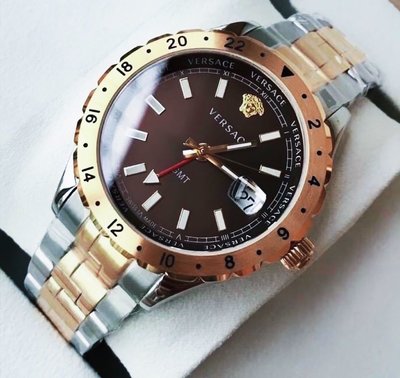 VERSACE Hellenyium GMT 咖啡色錶盤 玫瑰金色配銀色不鏽鋼錶帶 石英 男士手錶 V11040015 凡賽斯腕錶