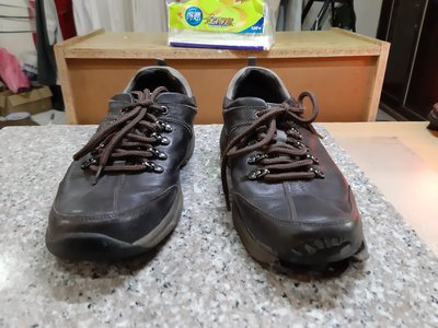La new 男用咖啡色皮鞋 環保材質底部分解氧化脫落 大底更換 鞋底維修
