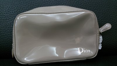 Dior CD 迪奧【灰色亮皮化妝包/手拿包 (有內袋)】